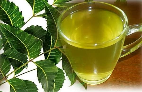 കയ്പ്പാണെങ്കിലും കിടുവാണ്; ദിവസവും ആര്യവേപ്പ്, ചര്‍മ്മം അടിപൊളിയാകും 