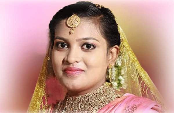ലോറിയും ബൈക്കും കൂട്ടിയിടിച്ചു; നവവധുവിന് ദാരുണാന്ത്യം, ഭർത്താവ് ഗുരുതരാവസ്ഥയിൽ