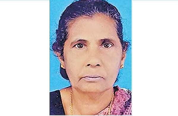 ബസ് വരുന്നത് കണ്ട് കൈ കാണിച്ചു; 72കാരി അതേ ബസിടിച്ച് മരിച്ചു