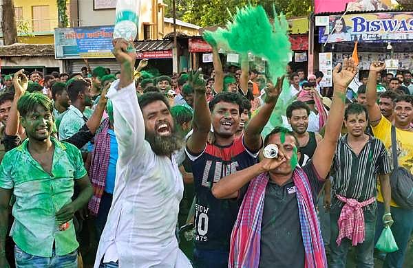 തൂത്തുവാരി തൃണമൂൽ, ആഘോഷനിമിഷങ്ങൾ