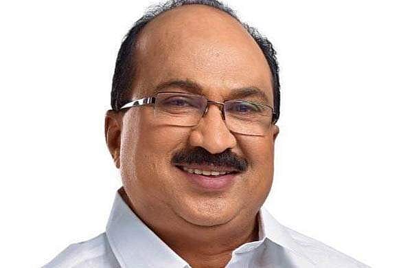 'കെവി തോമസ് അഴകിയ ദല്ലാള്‍, ബിജെപിയുമായുള്ള അവിഹിത ബന്ധത്തിന് സിപിഎം ഉപയോഗിക്കുന്നു'