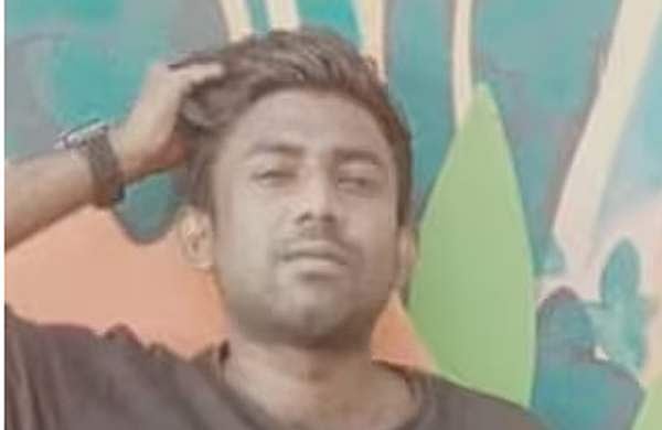 കല്യാണത്തിന് പങ്കെടുക്കാൻ എന്ന് പറഞ്ഞ് വീട്ടിൽ നിന്ന് ഇറങ്ങി, ആശുപത്രിക്ക് പിന്നിൽ യുവാവ് മരിച്ചനിലയിൽ; മുഖത്തും തലയിലും മുറിവ്, ദുരൂഹത 