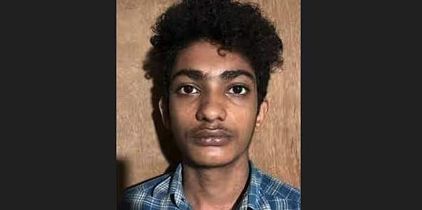 കൈ വിലങ്ങുമായി സ്റ്റേഷനിൽ നിന്നു പ്രതി രക്ഷപ്പെട്ടു; പിന്തുടർന്നു പൊലീസ്; പിടിയിൽ