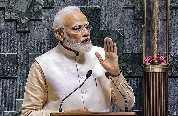 സനാതന ധര്‍മ്മത്തിനെതിരായ പരാമര്‍ശം; തക്കതായ മറുപടി നല്‍കണമെന്ന് മന്ത്രിമാരോട് പ്രധാനമന്ത്രി