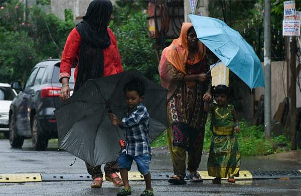 കേരളത്തിൽ മഴ തുടരും; കടലിൽ പോകരുതെന്ന് മുന്നറിയിപ്പ്