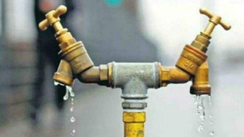 ജലമോഷണം അറിയിക്കുന്നവര്ക്ക് പാരിതോഷികം, പേരുവിവരങ്ങള് രഹസ്യമാക്കും; ടോള് ഫ്രീ നമ്പര്