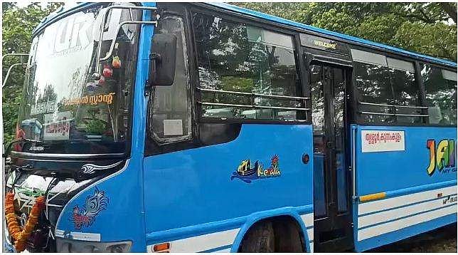 'സ്ത്രീകള്‍ അപശകുനം; ആദ്യം ബസില്‍ കയറ്റില്ല'; ഇടപെട്ട് വനിതാ കമ്മീഷന്‍