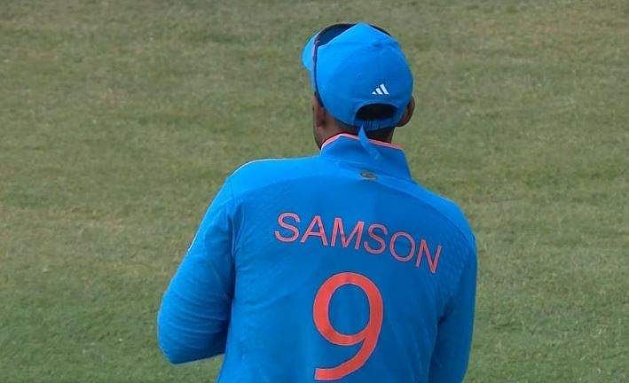 സഞ്ജു കളിച്ചില്ല, പക്ഷേ 'സാംസൺ' ​ഗ്രൗണ്ടിൽ! ജേഴ്സിയണിഞ്ഞത് സൂര്യകുമാർ