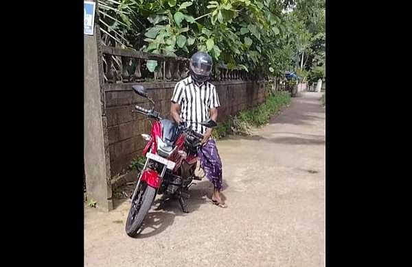 ‌‌യുവതിവരുന്നത് ദൂരെനിന്ന് കണ്ടു, അടുത്തെത്തിയപ്പോൾ നഗ്നതാപ്രദർശനം; കാമറയിൽ കുടുക്കി, 45കാരൻ പിടിയിൽ 