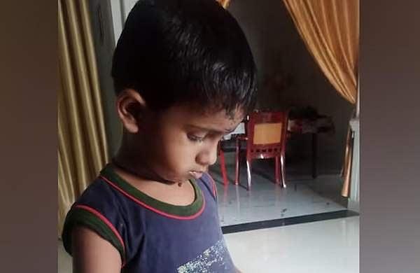 അമ്മയ്‌ക്കൊപ്പം സ്‌കൂട്ടറില്‍ യാത്ര ചെയ്ത അഞ്ചു വയസ്സുകാരന്‍ കാര്‍ ഇടിച്ചു മരിച്ചു