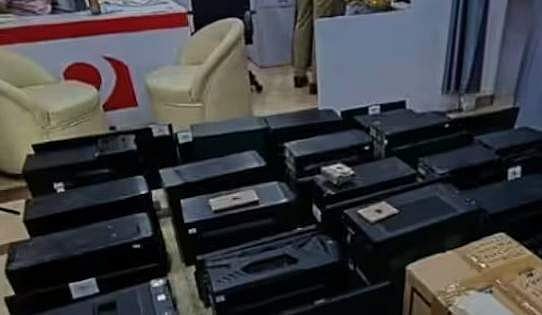 മറുനാടൻ മലയാളി ഓഫീസിൽ അർധ രാത്രി പൊലീസ് റെയ്ഡ്; മുഴുവൻ കമ്പ്യൂട്ടറുകളും പിടിച്ചെടുത്തു; ഷാജൻ സ്കറിയ ഒളിവിൽ തന്നെ