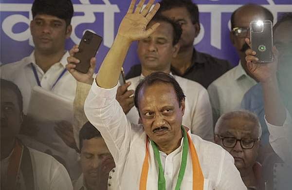 '83 വയസ്സായി, ഇനി നിര്‍ത്തിക്കൂടെ?'; ശരദ് പവാറിന് എതിരെ അജിത് പവാര്‍