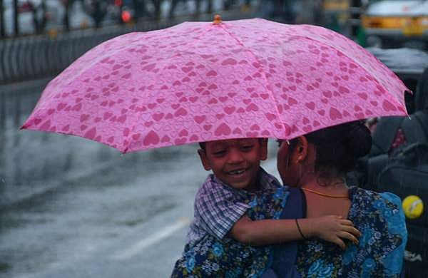 മഴ മുന്നറിയിപ്പില്‍ മാറ്റം, ഇടുക്കിയില്‍ റെഡ് അലര്‍ട്ട്; 11 ജില്ലകളില്‍ തീവ്രമഴ, അതീവജാഗ്രത 