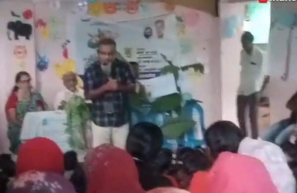 കുട്ടികളോട് കഥ പറയുന്നതിനിടെ റിട്ട. അധ്യാപകന്‍ കുഴഞ്ഞുവീണ് മരിച്ചു