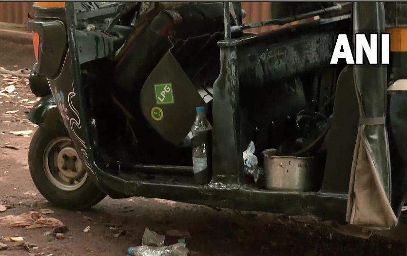 ഡ്രൈവർ മദ്യലഹരിയിൽ കുതിച്ചു പാഞ്ഞു: പേടിച്ച് ഓട്ടോറിക്ഷയിൽ നിന്ന് ചാടിയ വിദ്യാർത്ഥിനികൾക്ക് പരിക്ക്, അറസ്റ്റ്