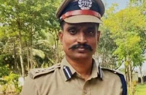 സുരക്ഷാ ഉദ്യോ​ഗസ്ഥനോട് തോക്ക് ചോദിച്ചു വാങ്ങി; കോയമ്പത്തൂർ ഡിഐജി സ്വയം നിറയൊഴിച്ച് ജീവനൊടുക്കി
