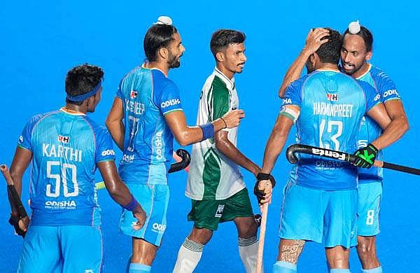 പാകിസ്ഥാനെയും തകര്‍ത്ത് വിജയക്കുതിപ്പ്; ഇന്ത്യ ഏഷ്യന്‍ ചാമ്പ്യന്‍സ് ട്രോഫി സെമിയില്‍