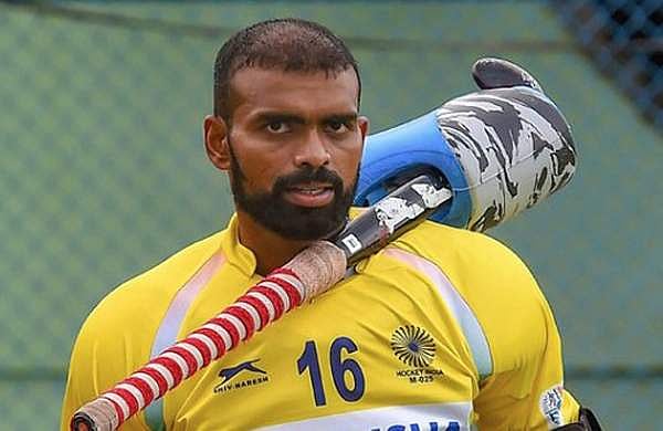 കേരളത്തിലെ ഒരുപഞ്ചായത്ത് അംഗം പോലും വന്നില്ല; ആദ്യമായി എത്തിയത് ബംഗാള്‍ ഗവര്‍ണര്‍; സര്‍ക്കാരിനെതിരെ ശ്രീജേഷ്