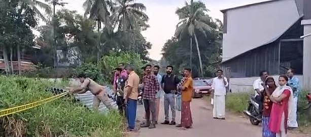 തിരുവല്ലയില്‍ പുഴയോരത്ത് ആറുമാസം പ്രായമായ കുഞ്ഞിന്റെ മൃതദേഹം; കാലില്‍ നായ കടിച്ചതിന് സമാനമായ പാടുകള്‍