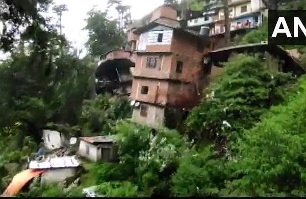 ഹിമാചലില്‍ വീണ്ടും മണ്ണിടിച്ചില്‍, നിരവധി വീടുകള്‍ തകര്‍ന്നു; രക്ഷാപ്രവര്‍ത്തനം- വീഡിയോ 