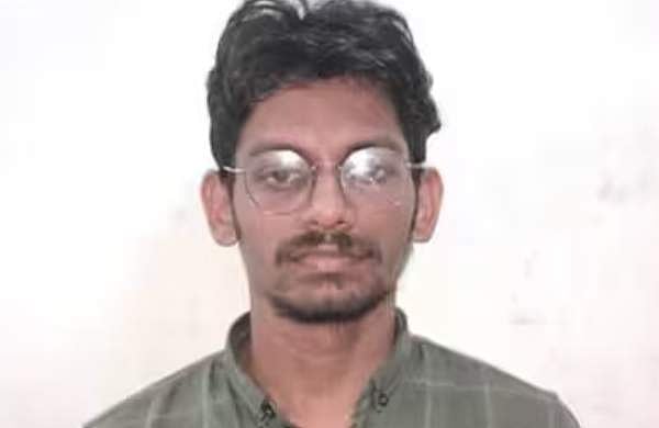 പര്‍ദ്ദ ധരിച്ച് സ്ത്രീകളുടെ ശുചിമുറിയില്‍ കയറി; ദൃശ്യങ്ങള്‍ പകര്‍ത്താന്‍ ശ്രമിച്ച ബിടെക്കുകാരന്‍ പിടിയില്‍ 