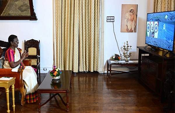 'ജീവിതത്തില്‍ ഒരിക്കല്‍ മാത്രം സംഭവിക്കുന്ന നിമിഷം'; ഐഎസ്ആര്‍ഒയെ അഭിനന്ദിച്ച് രാഷ്ട്രപതി