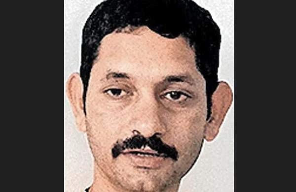 മദ്യ ലഹരിയിൽ കാറോടിച്ച് കെഎസ്ആർടിസി ബസിൽ ഇടിച്ചു; തർക്കം, ബഹളം; പൊലീസുകാരനെ നാട്ടുകാർ പിടികൂടി