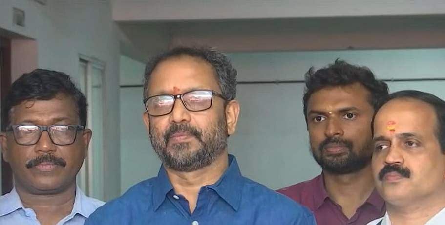 സ്വന്തം മതത്തെ പുകഴ്ത്തി ഹിന്ദുക്കളെ പരസ്യമായി ആക്ഷേപിച്ചു; ഷംസീറിന് എതിരെ കേസെടുക്കണം, എന്‍എസ്എസ് ഒറ്റയ്ക്കല്ല: കെ സുരേന്ദ്രന്‍