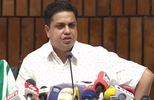 ചരിത്രം അറിയാത്തതുകൊണ്ടാണ്, എസ്എഫ്‌ഐയെ പേരക്കുട്ടികളെപ്പോലെ കണ്ടാല്‍ മതിയെന്ന് ഷംസീര്‍