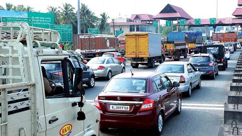 പാലിയേക്കര ടോൾ നിരക്ക് നാളെ മുതൽ കൂടും: വർധിക്കുന്നത് 10 രൂപ വരെ