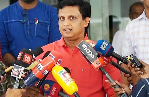 'ആരും ഒന്നും തിരുത്തിയിട്ടില്ല; സ്പീക്കറുടെ പേര് ഗോഡ്‌സെ എന്നായിരുന്നെങ്കില്‍ സുരേന്ദ്രന്‍ കെട്ടിപ്പിടിച്ചേനെ'