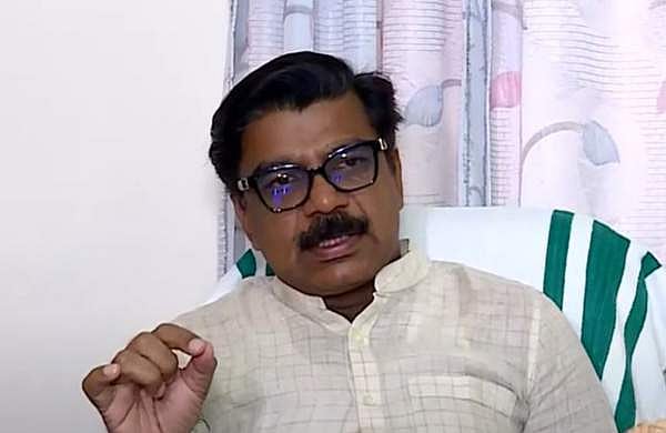 മകള്‍ക്ക് കരിമണല്‍ കമ്പനിയില്‍ നിന്ന് പണം; മുഖ്യമന്ത്രി മറുപടി പറയണമെന്ന് മാത്യു കുഴല്‍നാടന്‍
