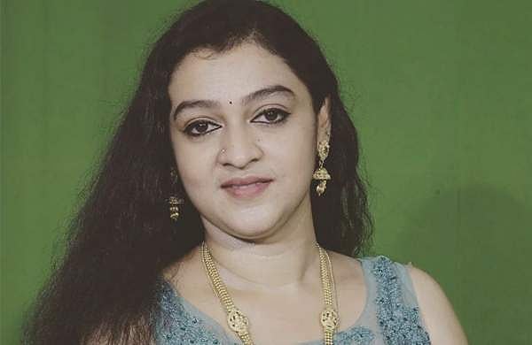 'ഞാൻ പോകുന്നു'; അമ്മയെ വിഡിയോ കോൾ വിളിച്ച് കരഞ്ഞ് അപർണ: പിന്നാലെ എത്തിയത് മരണവാർത്ത
