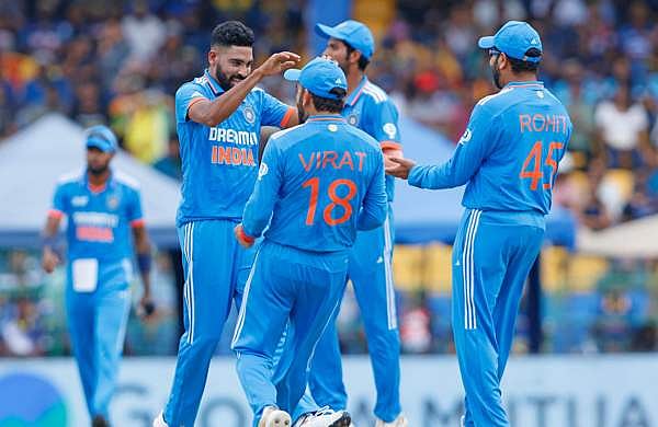 സിറാജിന്റെ അതി മാരക പേസ്; 12 റണ്‍സിനിടെ ലങ്കയ്ക്ക് നഷ്ടം ആറ് വിക്കറ്റുകള്‍! ദയനീയം
