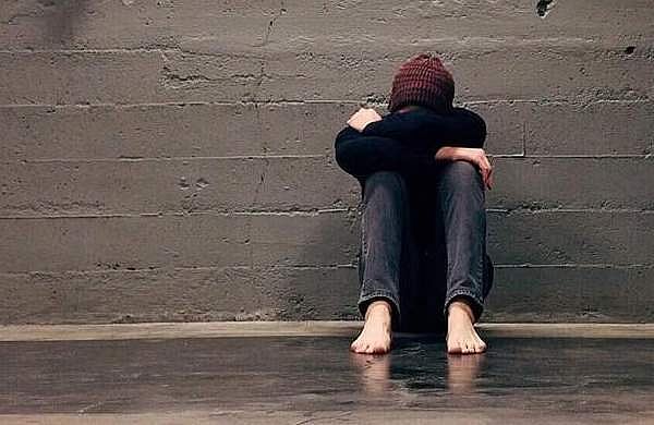 പെട്ടെന്ന് പേടിയും സമ്മര്‍ദ്ദവും തോന്നും, എല്ലാം അവസാനിക്കുമെന്നപോലെ; പാനിക് അറ്റാക്ക് എങ്ങനെ തടയാം 