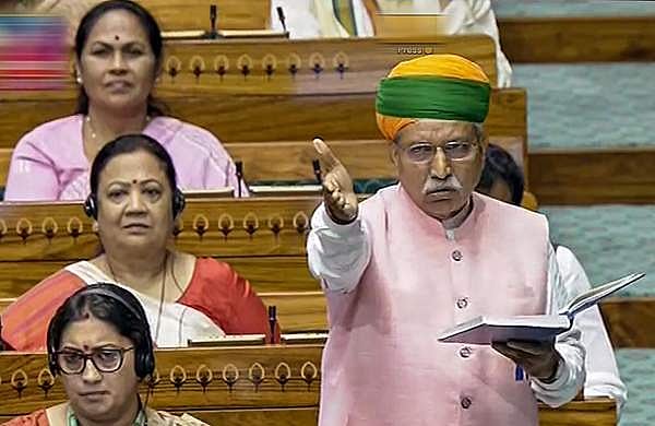 'നാരീ ശക്തി വന്ദന്‍'; വനിതാ സംവരണ ബില്‍ ലോക്‌സഭയില്‍; പുതിയ പാര്‍ലമെന്റ് മന്ദിരത്തിലെ ആദ്യ നിയമ നിര്‍മാണം