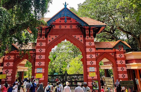 തിരുവനന്തപുരം മൃ​ഗശാലയിൽ ആൺസിംഹം ചത്തു 