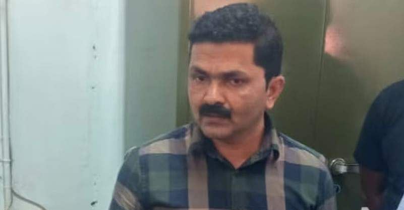 25,000 രൂപ കൈക്കൂലി വാങ്ങി; പയ്യന്നൂരില്‍ നഗരസഭ ജീവനക്കാരനെ കയ്യോടെ പിടികൂടി വിജിലന്‍സ്