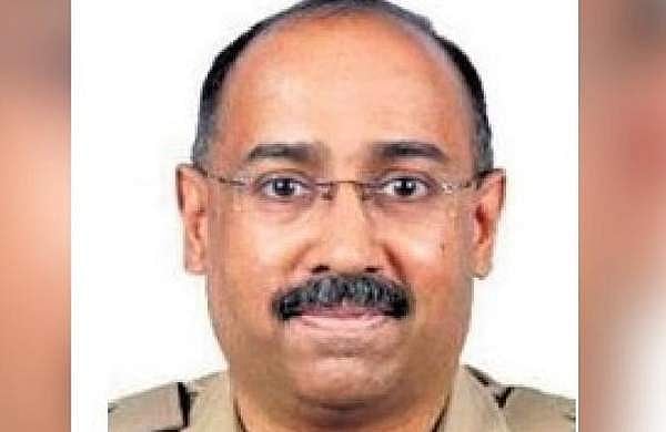 'വിദേശത്ത് അധ്യാപകനായി ജോലി'; അവധിക്ക് അപേക്ഷ നല്‍കി വിജിലന്‍സ് ഡയറക്ടര്‍