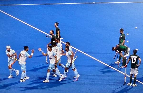 പുരുഷ ഹോക്കിയിൽ പാകിസ്ഥാനെ തകർത്തെറിഞ്ഞ് ഇന്ത്യ, അടിച്ചു കൂട്ടിയത് 10 ​ഗോളുകള്‍