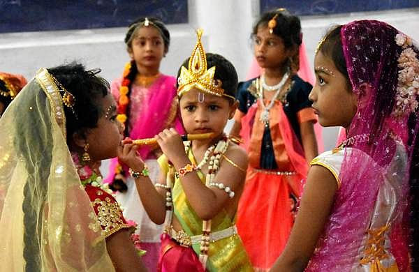 ശ്രീകൃഷ്ണ ജയന്തി ഇന്ന്; നാടെങ്ങും അമ്പാടിയാകും