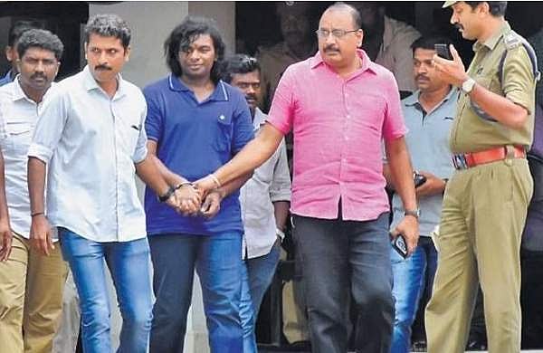 അമ്മയും അച്ഛനും ഉള്‍പ്പെട നാല് കൊലപാതകം; കൃത്യം നടത്തിയത് മാനസിക രോഗത്തിന് ചികിത്സയിലിരിക്കെ; കേസില്‍ നിന്ന് ഒഴിവാക്കണമെന്ന കാഡലിന്റെ അപേക്ഷ തള്ളി