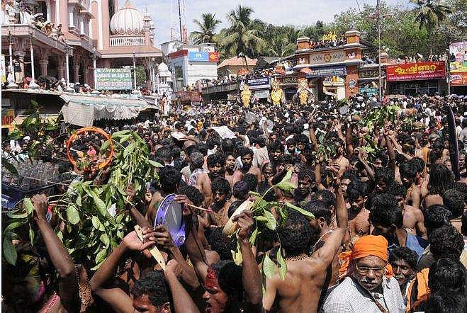 ചരിത്രപ്രസിദ്ധമായ എരുമേലി പേട്ടതുള്ളല്‍ ഇന്ന് 