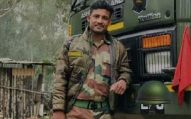 പട്ടത്തിന്റെ ചരട് കഴുത്തില് കുരുങ്ങി; ബൈക്ക് നിയന്ത്രണം വിട്ട് സൈനികന് മരിച്ചു