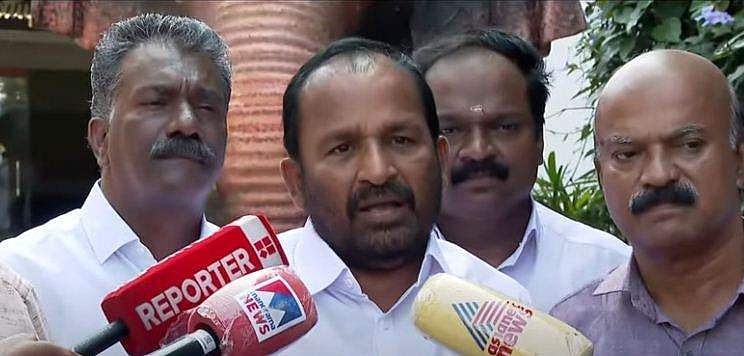 'ചാണകം മെഴുകിയ തറയില്‍ കിടന്നു വളര്‍ന്നയാളാണ് ഞാന്‍'; ബിജെപിയെ വെല്ലുവിളിച്ച് പ്രതാപന്‍