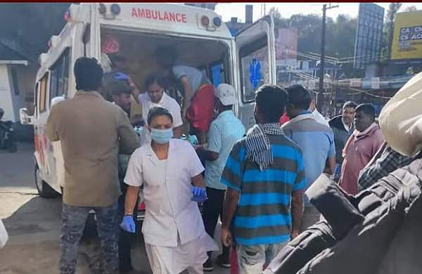 തോട്ടത്തില്‍ പണിക്ക് പോകുന്നവഴി കൂട്ടത്തോടെ പാഞ്ഞടുത്തു; കാട്ടാനയുടെ ആക്രമണത്തില്‍ തൊഴിലാളി മരിച്ചു