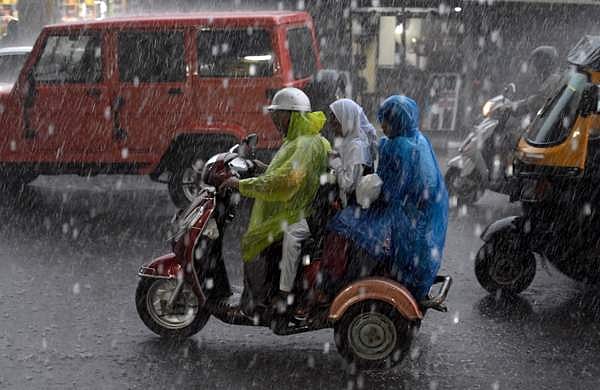 ന്യൂനമര്‍ദ പാത്തി; മഴ മുന്നറിയിപ്പില്‍ മാറ്റം; ഇന്ന് അഞ്ചിടത്ത് യെല്ലോ അലര്‍ട്ട്